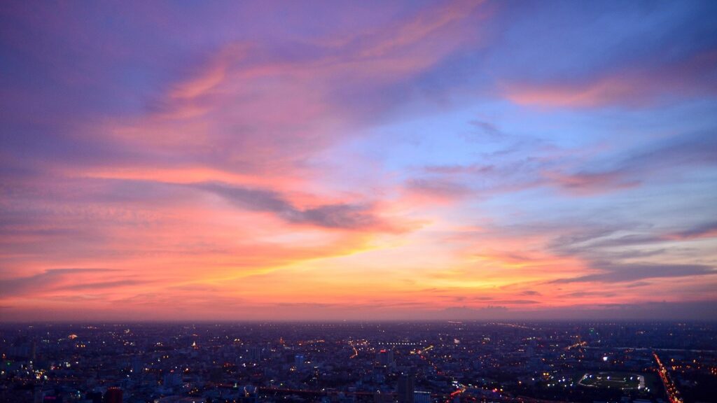Sunsets are eye catching ways to market travel.